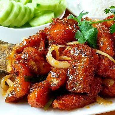 Cơm tám cá chiên xù